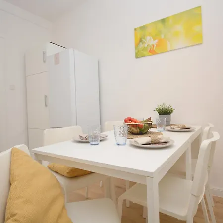 Für Facharbeiter In Apartamento *